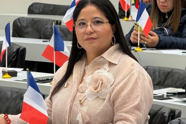 Alcira Sandoval Lleva la Sostenibilidad de Soledad al Escenario Global en París